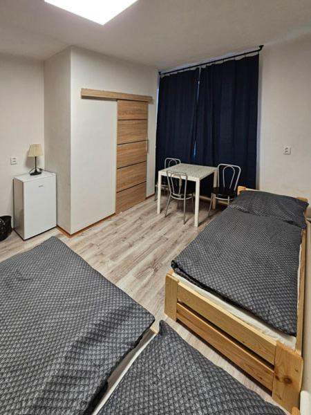 Ubytovna-Hostel- Imos Praga Zewnętrze zdjęcie